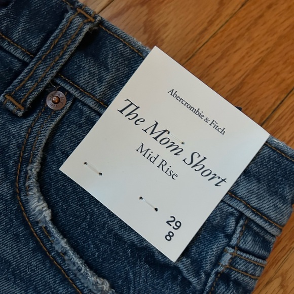 NWT- Abercrombie Mom Short- Midrise - Picture 1 of 6